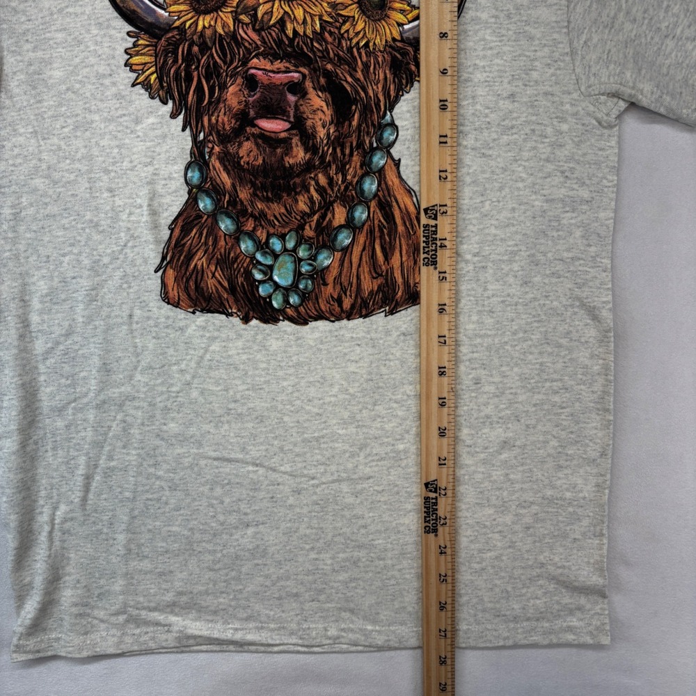 Highland Cow Delta Pro Weight Graphic T-Shirt Women's Medium Tan Sunflower Boho - Picture 6 of 8
